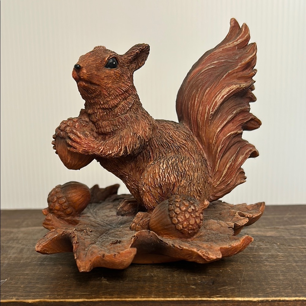 Vintage Country Patina Brown Durable Resin Squirrel Indoor/Outdoor Art Figurine